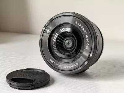 Sony E PZ 16-50mm f/3.5-5.6 OSS قیمت لنز